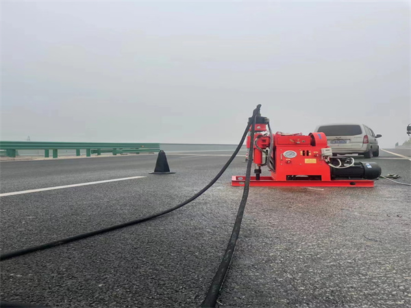 永昌马路路基路面开裂下沉注浆加固灌浆